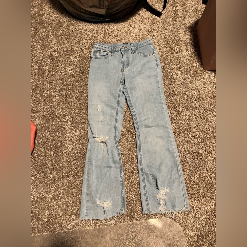 Forever 21 Girls Jeans light wash torn/distressed sz 9/10